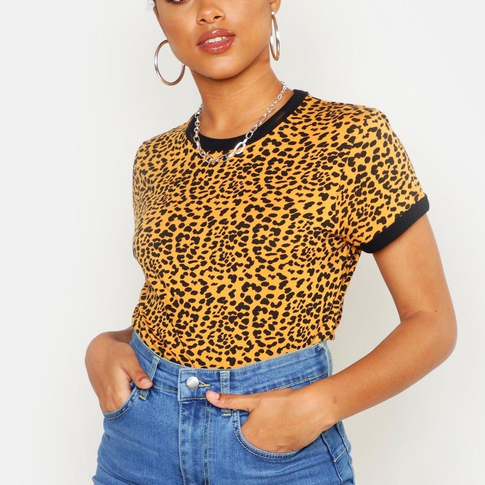 Fitted Cheetah Print Cropped Tee